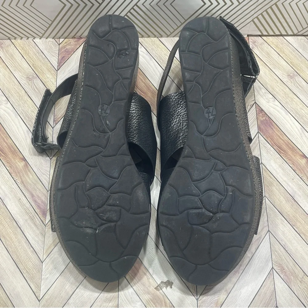 Like NEW PIERRE DUMAS natural 15 wedge sandal in‎ pewter 7 1/2 C1